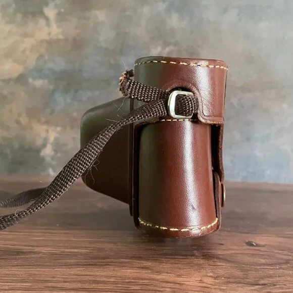 Vintage Kodak Pony 135 Camera with Leather Case (1950's) - Picture 15 of 16